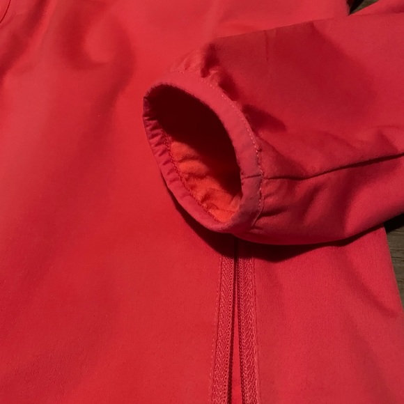 Ladies NIKE Golf Jacket. - Picture 3 of 4